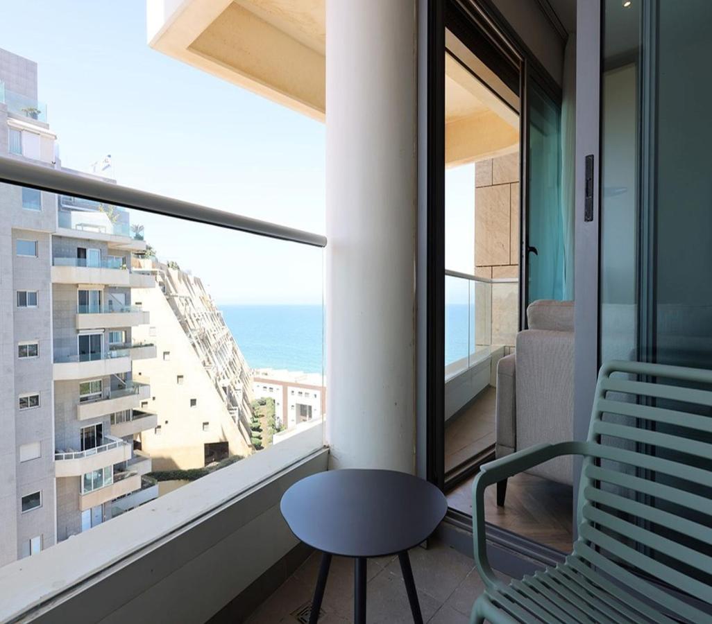 Play Hatzuk Beach Tel Aviv Eksteriør bilde