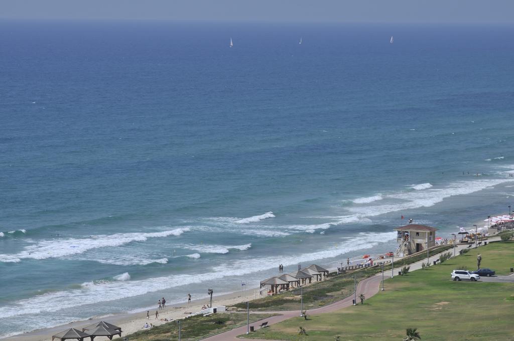 Play Hatzuk Beach Tel Aviv Eksteriør bilde